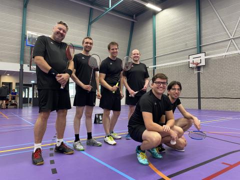 BCL-H1/BouwCenter Swinkels bestaat uit Wouter van Vijfeijken, Laurence Roijackers, Bert Manders, Ruud van Vijfeijken en Jeroen van der Heiden. Dit seizoen wordt het team gecoacht door Christian Klumpers (uiterst links op de foto).