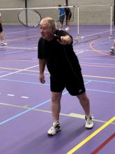 Jos Kluijtmans is een van de vrijwilligers die een jubileumactiviteit voor de jarige Badminton Club Lieshout aan het voorbereiden is.
