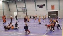 De jeugd vermaakte zich opperbest tijdens de clinics van Badminton Club Lieshout in sporthal ‘de Klumper”.